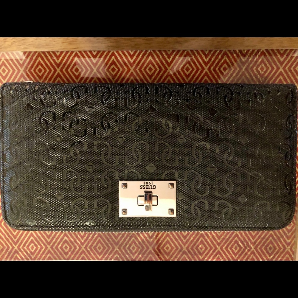 Women’s Guess Wallet
